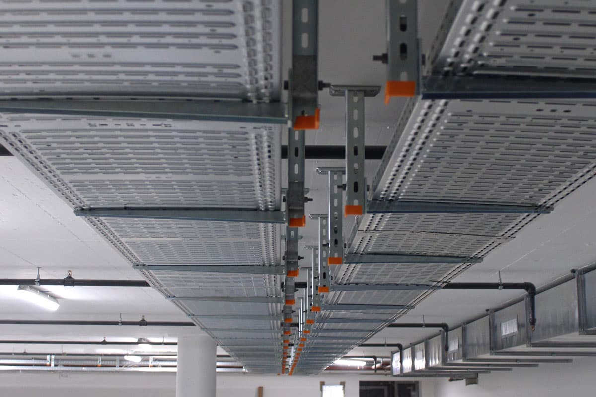 Pose de chemins de câbles Parking RDC / ERP